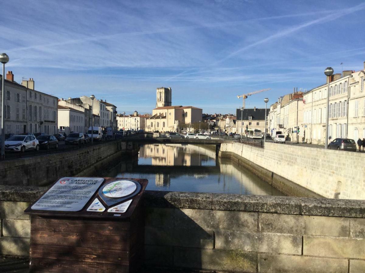 Appartement Centre Ville Pres Du Port Avec Parking Et Wifi La Rochelle  Buitenkant foto